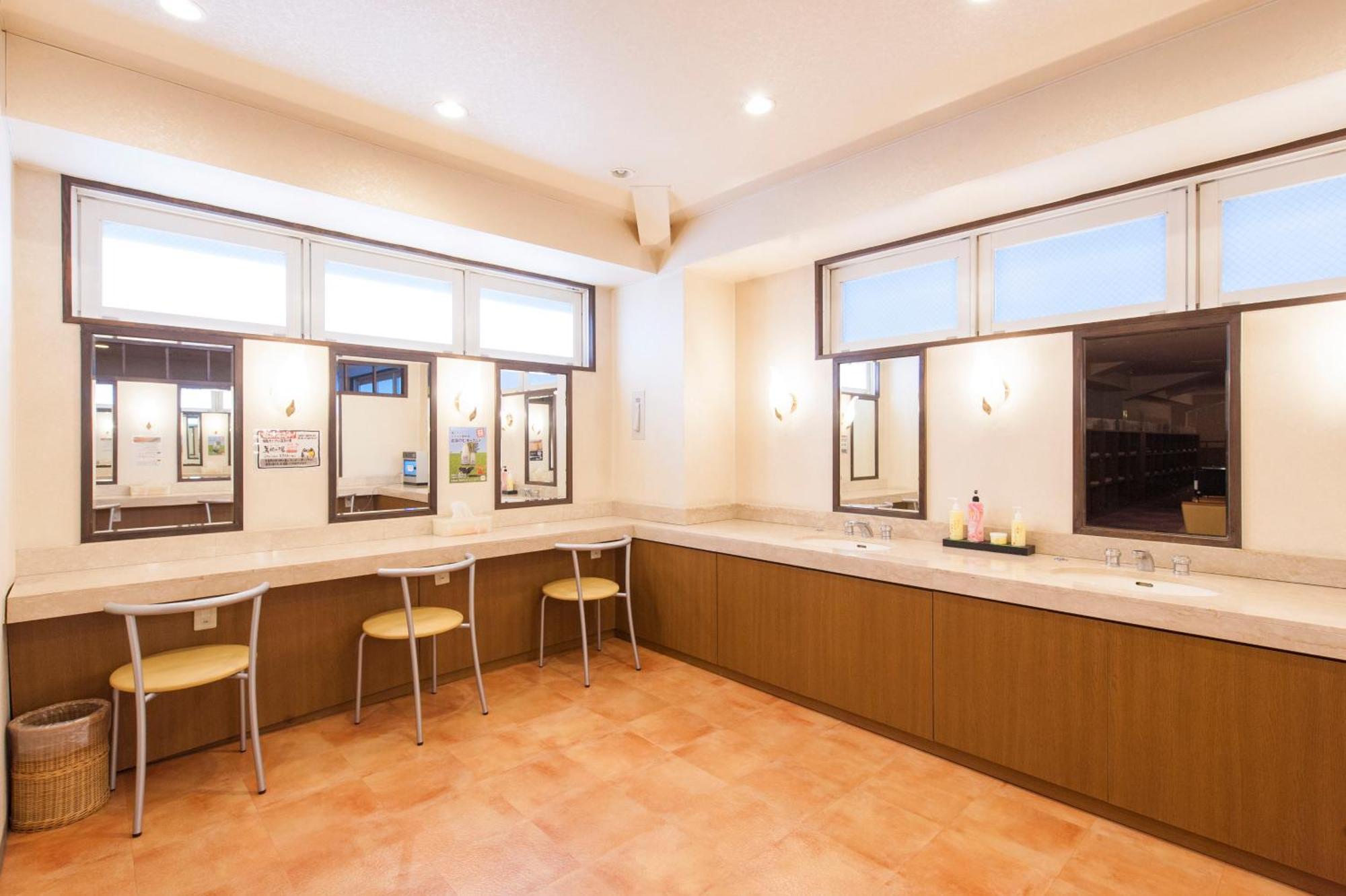 Hana Hotel Fukaya & Spa Exterior photo